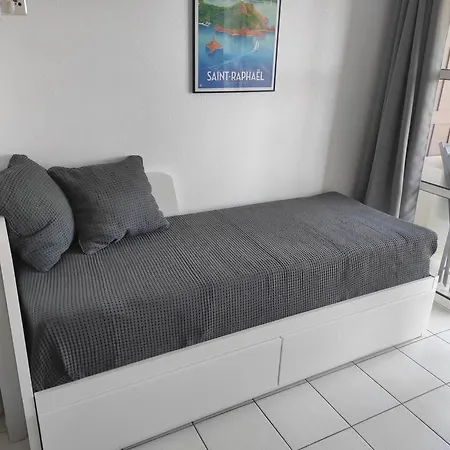 Lägenhet Studio-terrasse Avec Vue Mer-clim-parking-draps Inclus Saint-Raphaël