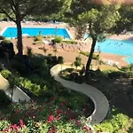 Apartment Studio-terrasse Avec Vue Mer-clim-parking-draps Inclus Saint-Raphael (Var)