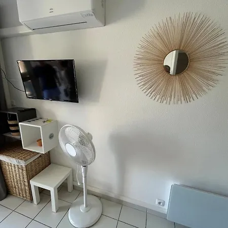 Studio-terrasse Avec Vue Mer-clim-parking-draps Inclus Apartment Saint-Raphael (Var)