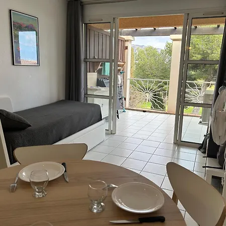 Studio-terrasse Vue Mer-clim-parking-draps Inclus * Saint-Raphael (Var)