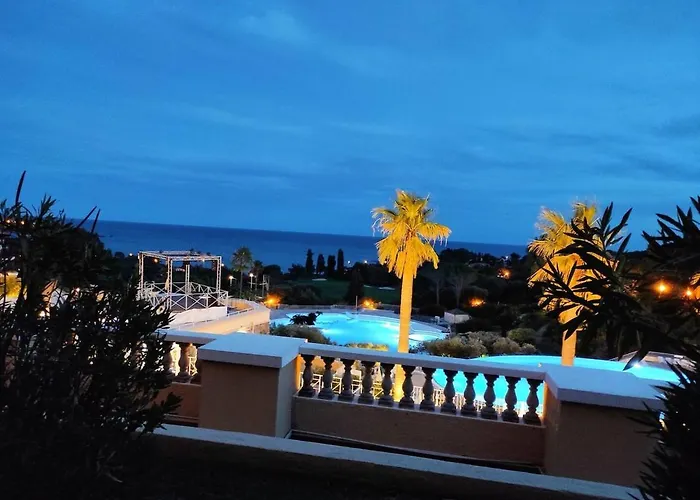 Studio-terrasse Vue Mer-clim-parking-draps Inclus * Saint-Raphaël